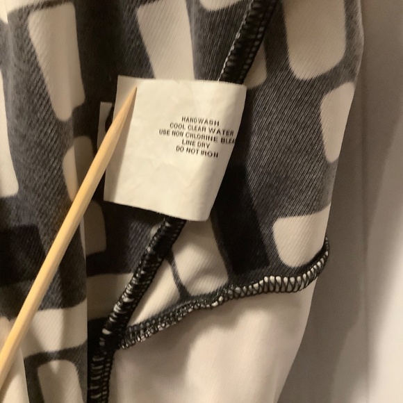 Miraclesuit Geometric Estilo Tummy Control Swimsuit Retro Pinup *See Flaw* - Picture 14 of 16